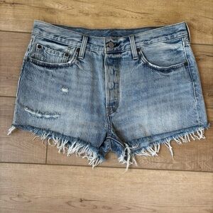 NWT Levi's 501 Distressed Jean Shorts